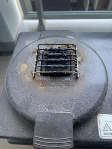 カフェプロ煙の出る出口