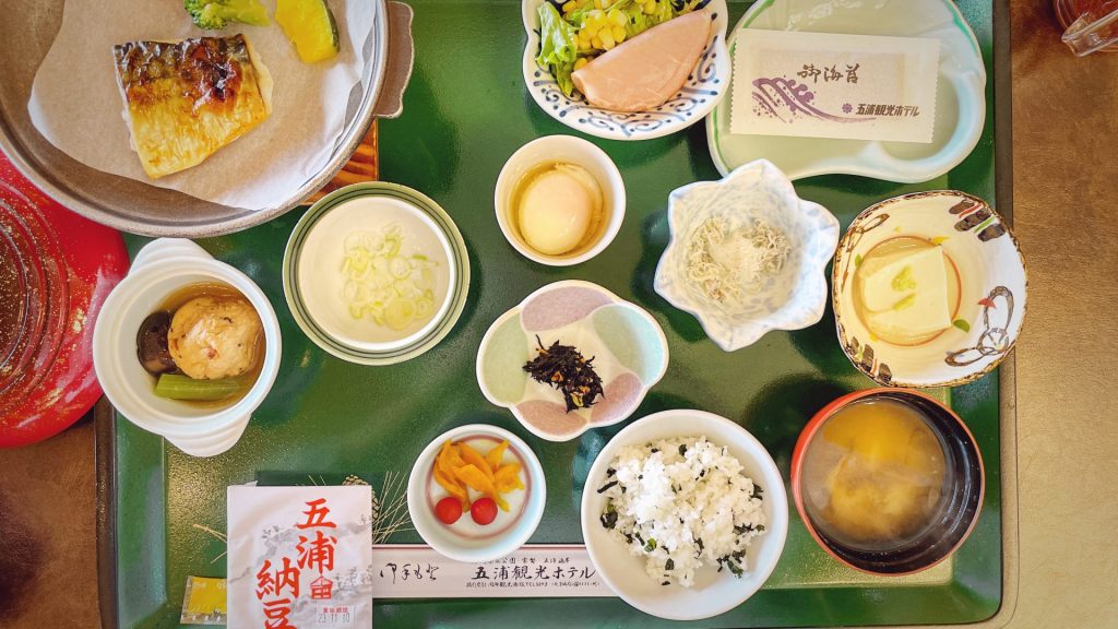朝食