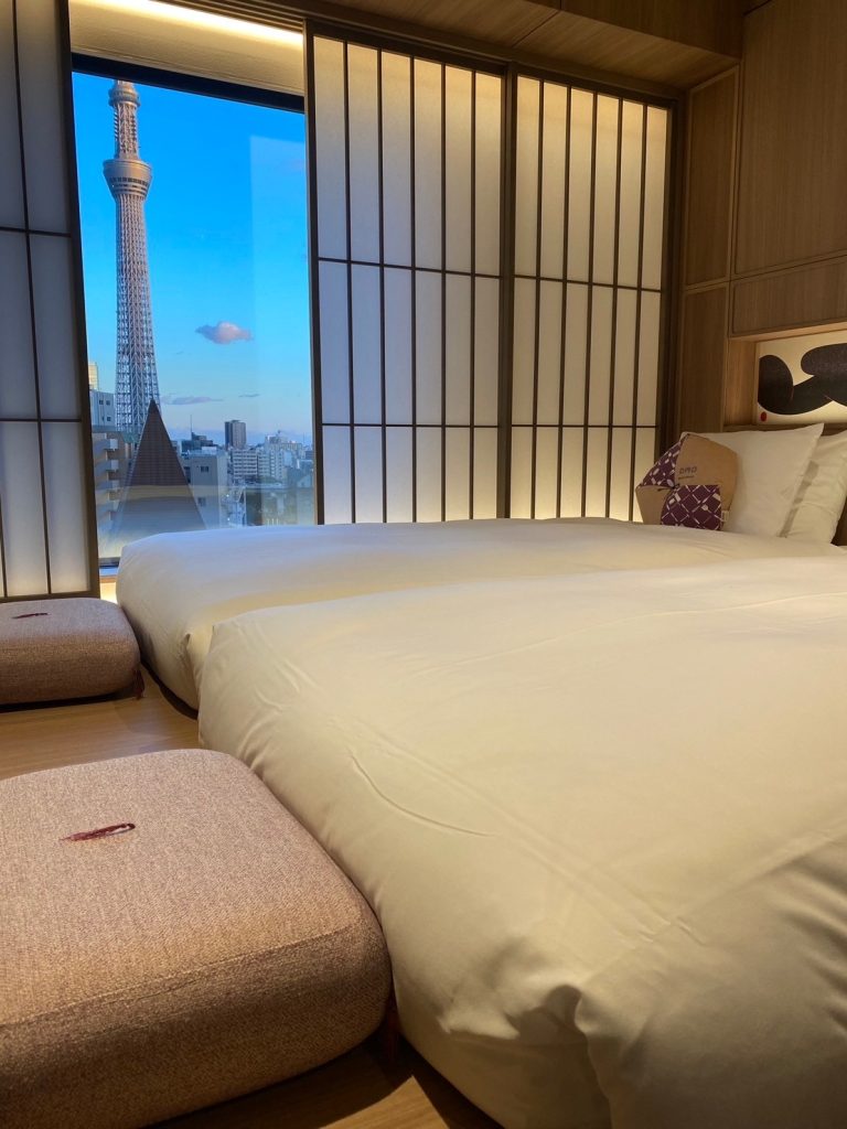 客室からも東京スカイツリーがばっちり見える寄席ツインルーム